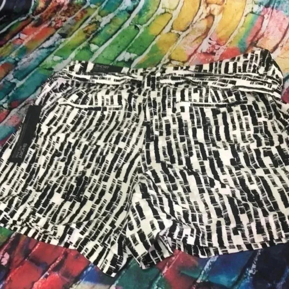 Apt 9 short‎ plus size 14 mid rise black/white - Picture 7 of 10